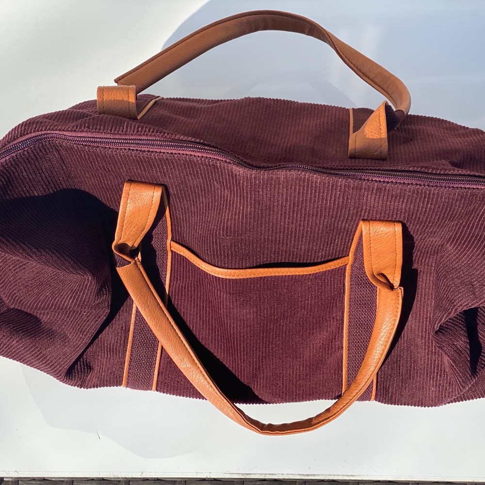 DSW ✨ BURGUNDY DUFFLE (NWOT)